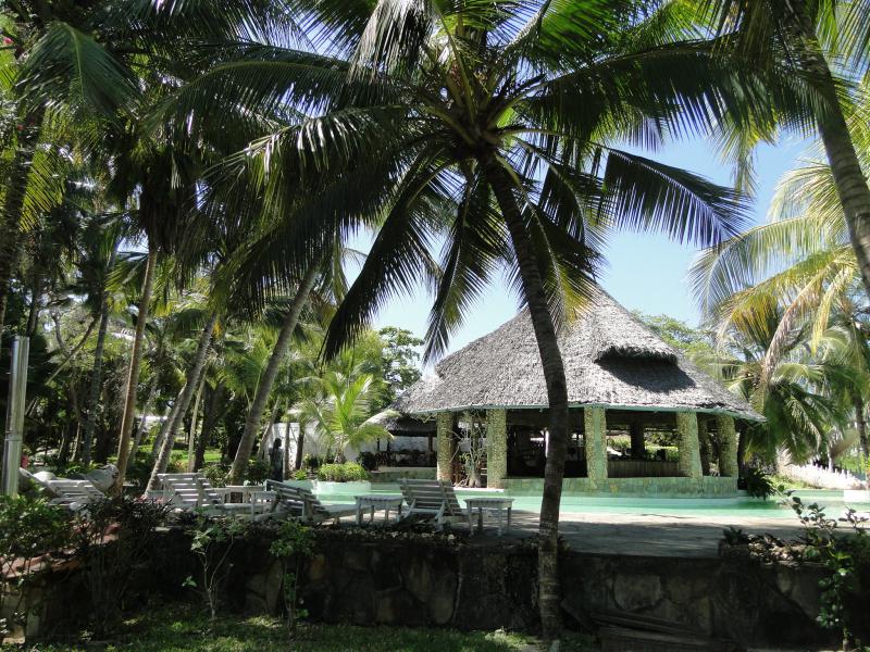 Restaurant & Bar